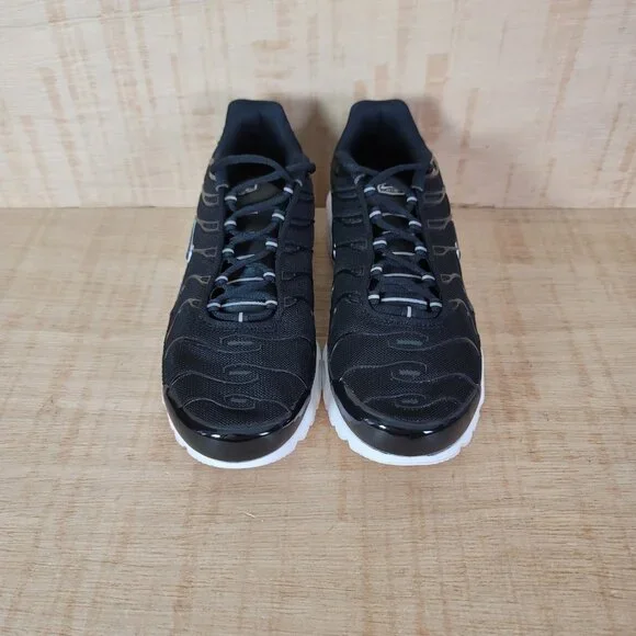 WMNS NIKE Air Max Plus Black Black White - Picture 4 of 10